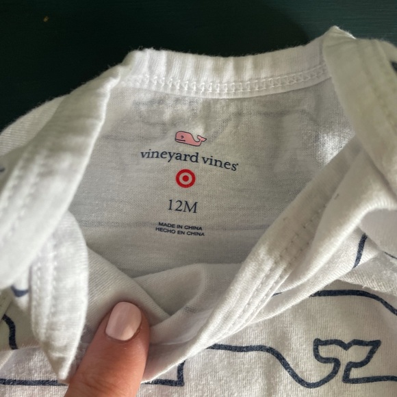 Vineyard vines whale onesie - Picture 2 of 2